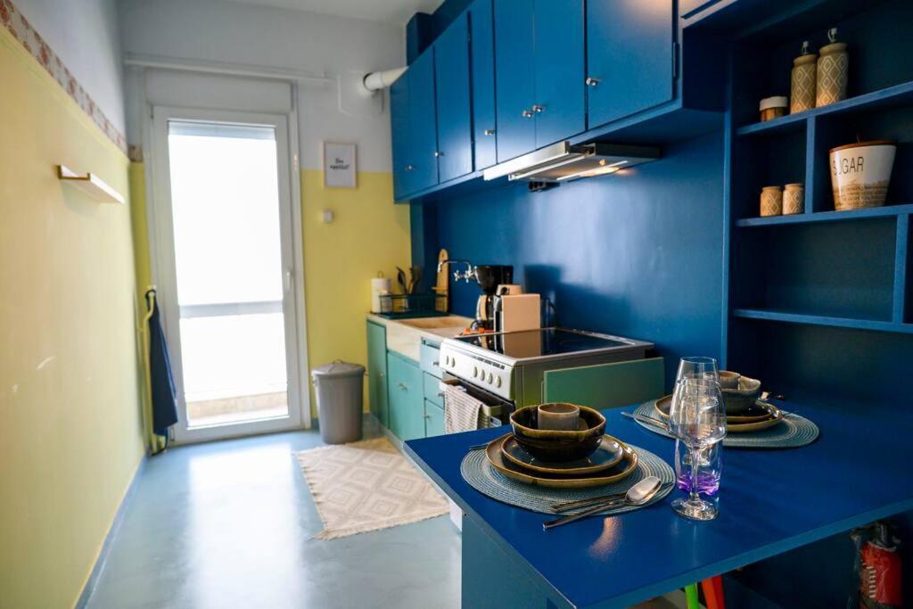 Bluexenia 1 Bedroom Retro Luxury Athens Exterior photo